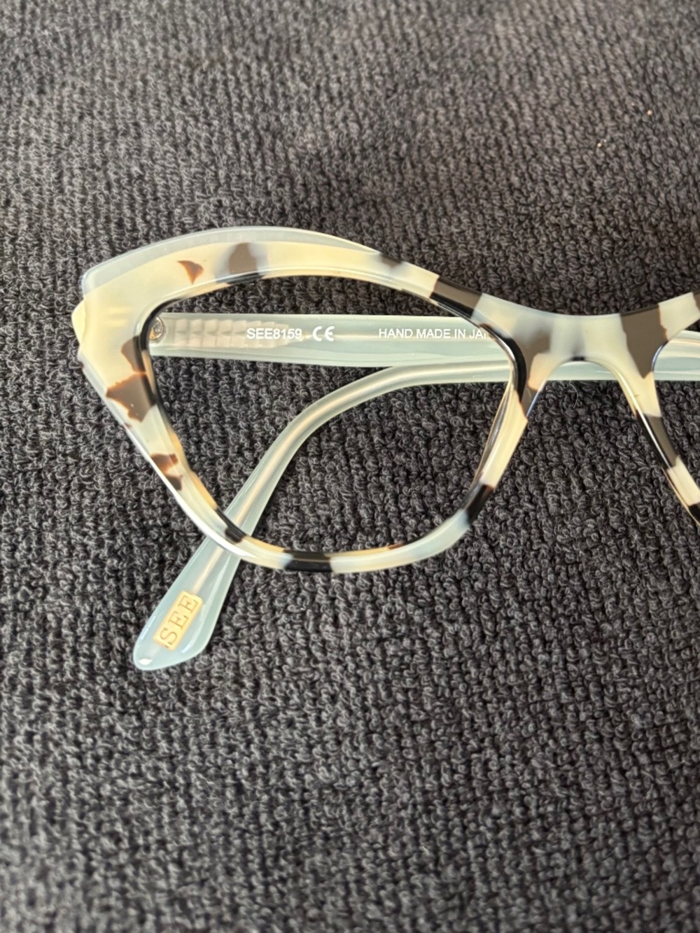 New, never worn Frames